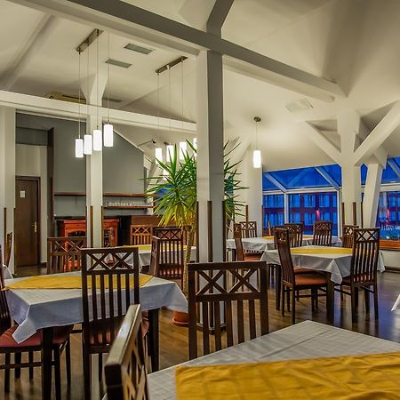 Hotel Maria Rădăuţi Exteriér fotografie