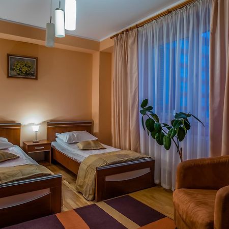 Hotel Maria Rădăuţi Exteriér fotografie