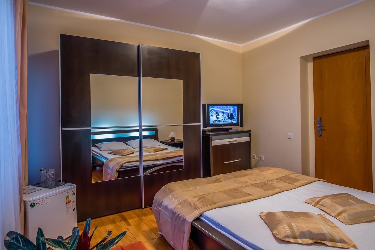 Hotel Maria Rădăuţi Exteriér fotografie