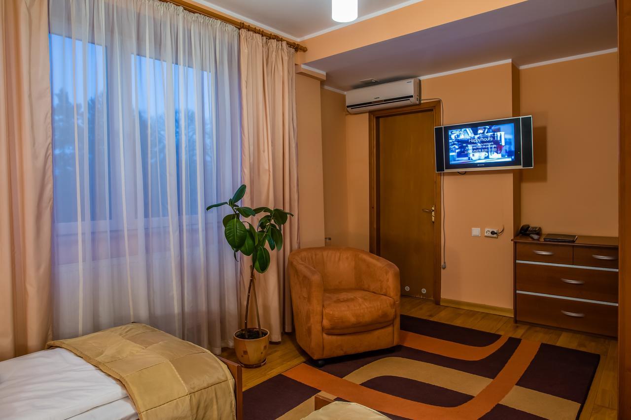 Hotel Maria Rădăuţi Exteriér fotografie