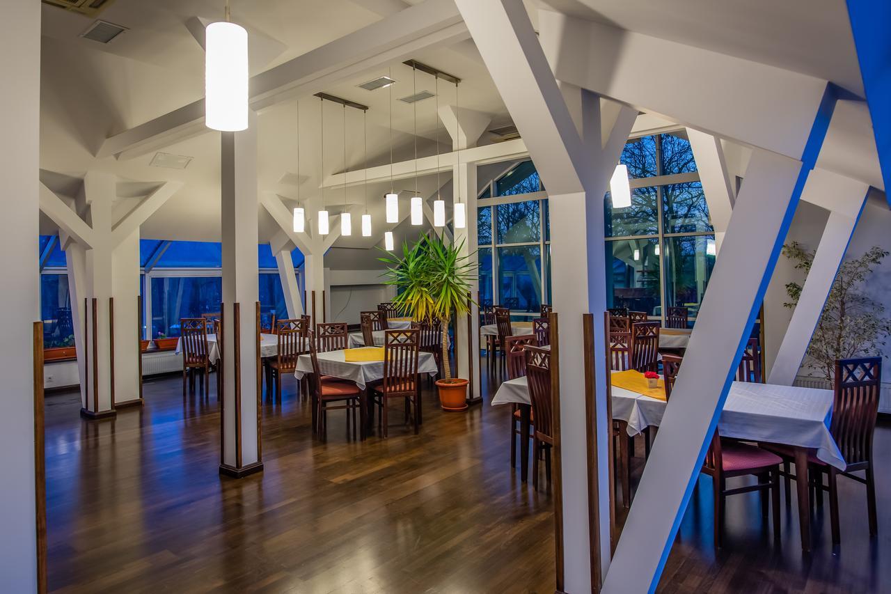 Hotel Maria Rădăuţi Exteriér fotografie